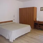 Quarcino מלון 3*