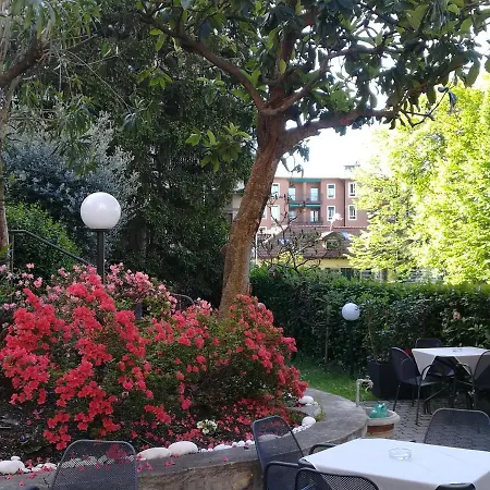 Quarcino 3* Como