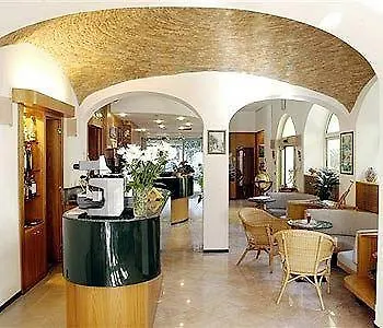 Quarcino 3*