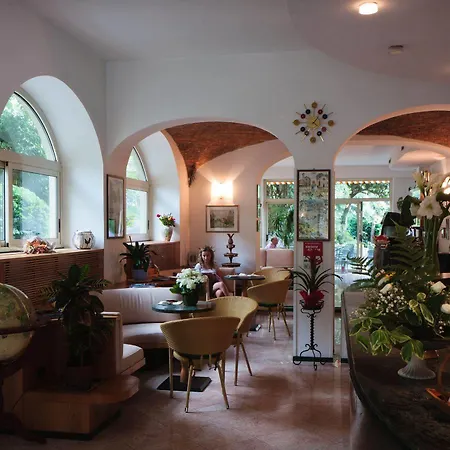 Quarcino Hotel