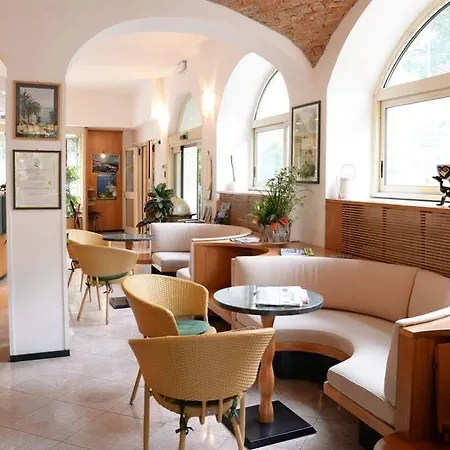 Quarcino Hotel Como